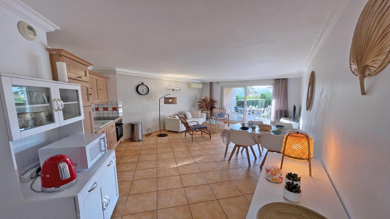 Appartement Les Pins Bleus A8 Sainte-Maxime Luaran gambar