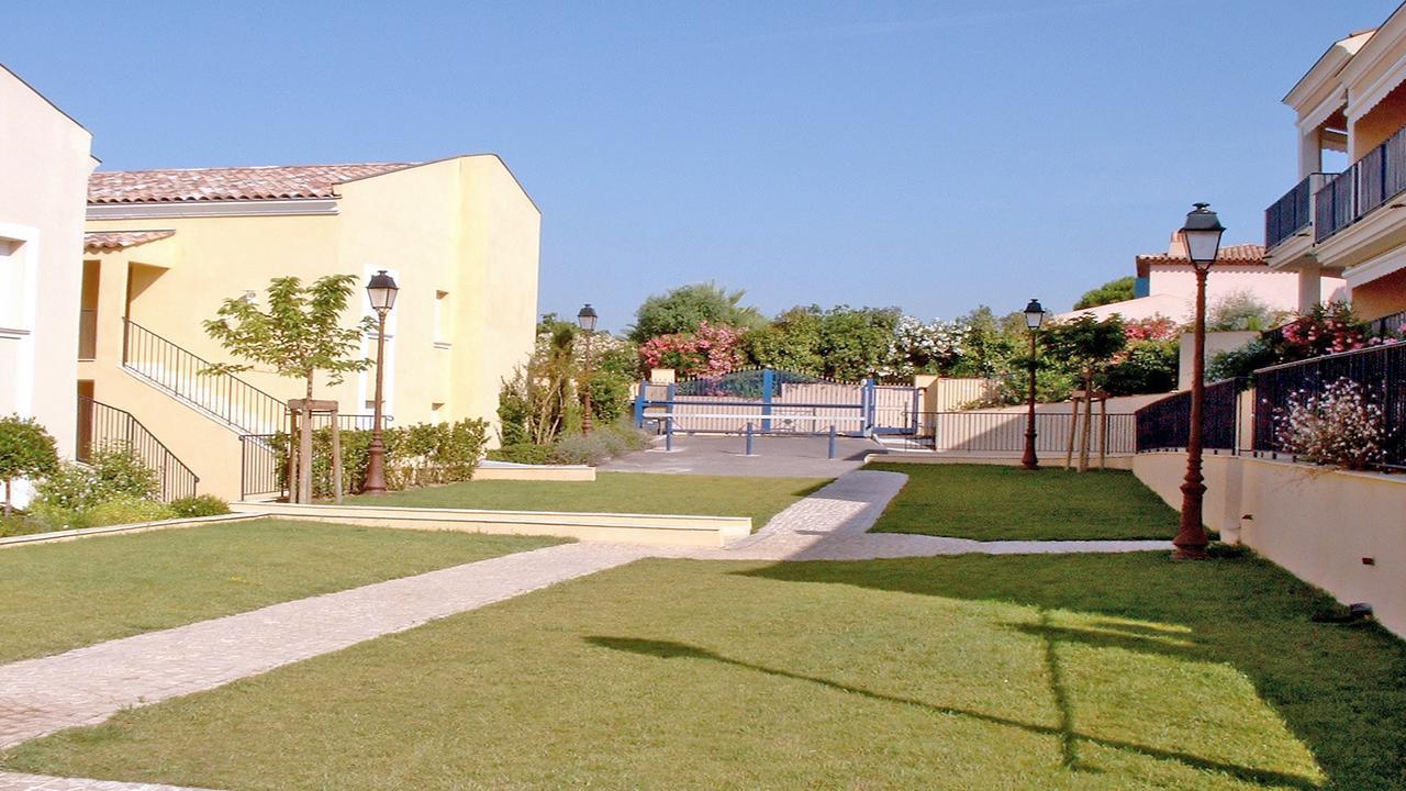 Appartement Les Pins Bleus A8 Sainte-Maxime Luaran gambar