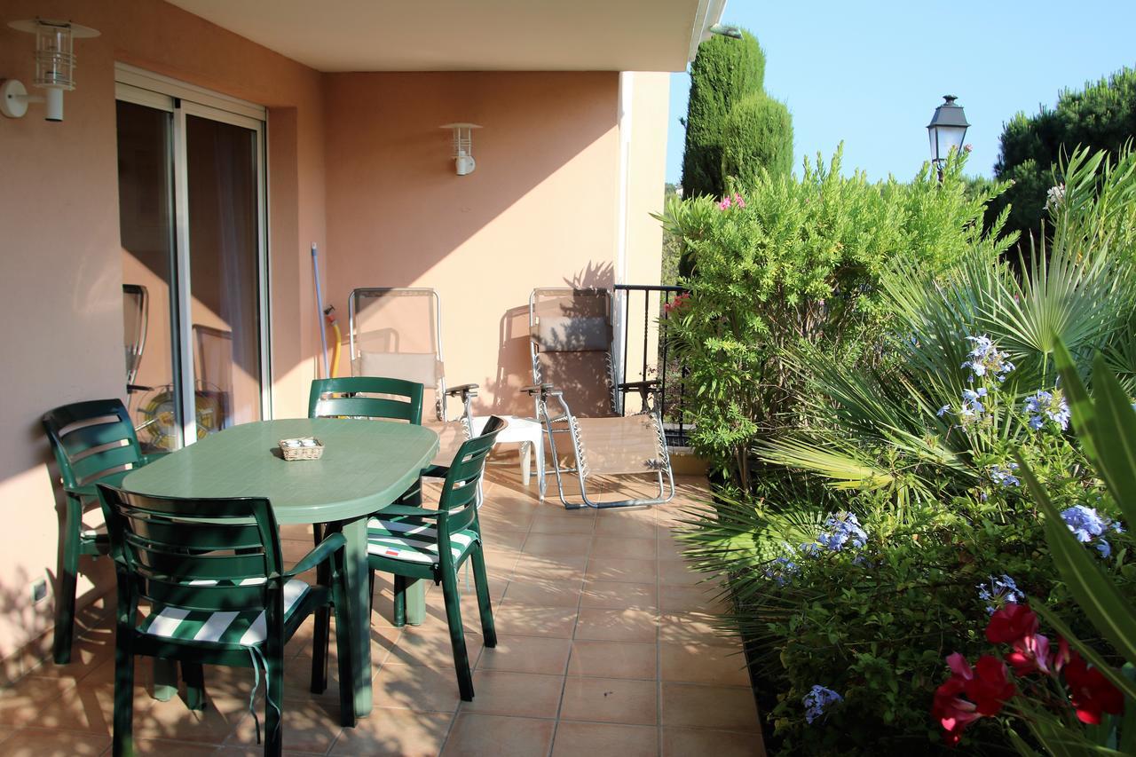 Appartement Les Pins Bleus A8 Sainte-Maxime Luaran gambar